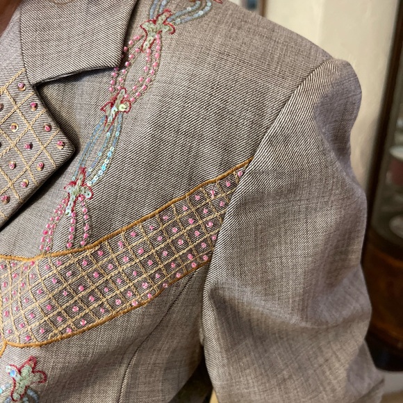 Kay Unger Embroidered 2 pc Slack Suit - Picture 5 of 9